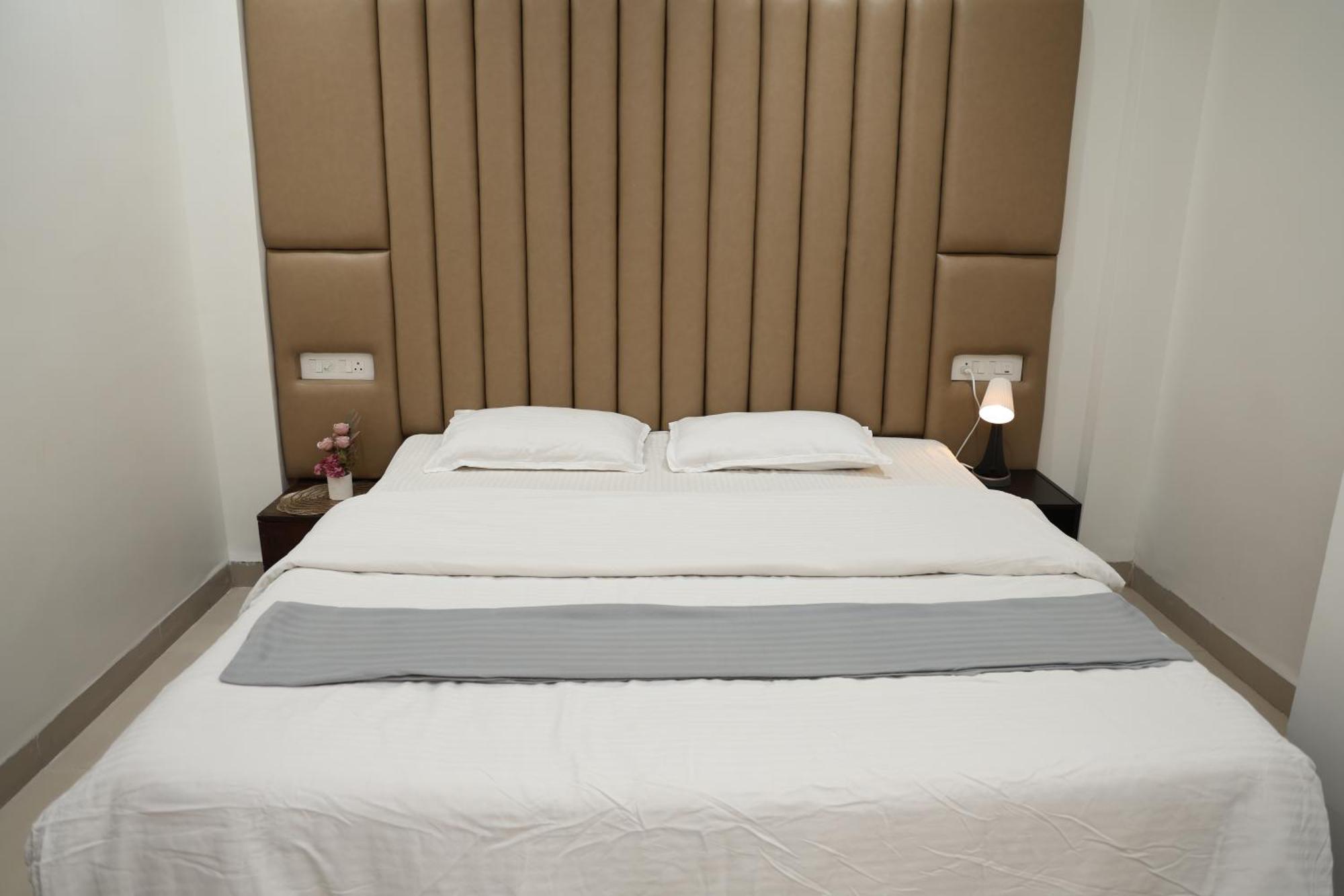 Belle-Vue Holiday Homes - 1Bhk Apartments 潘奇加尼 外观 照片