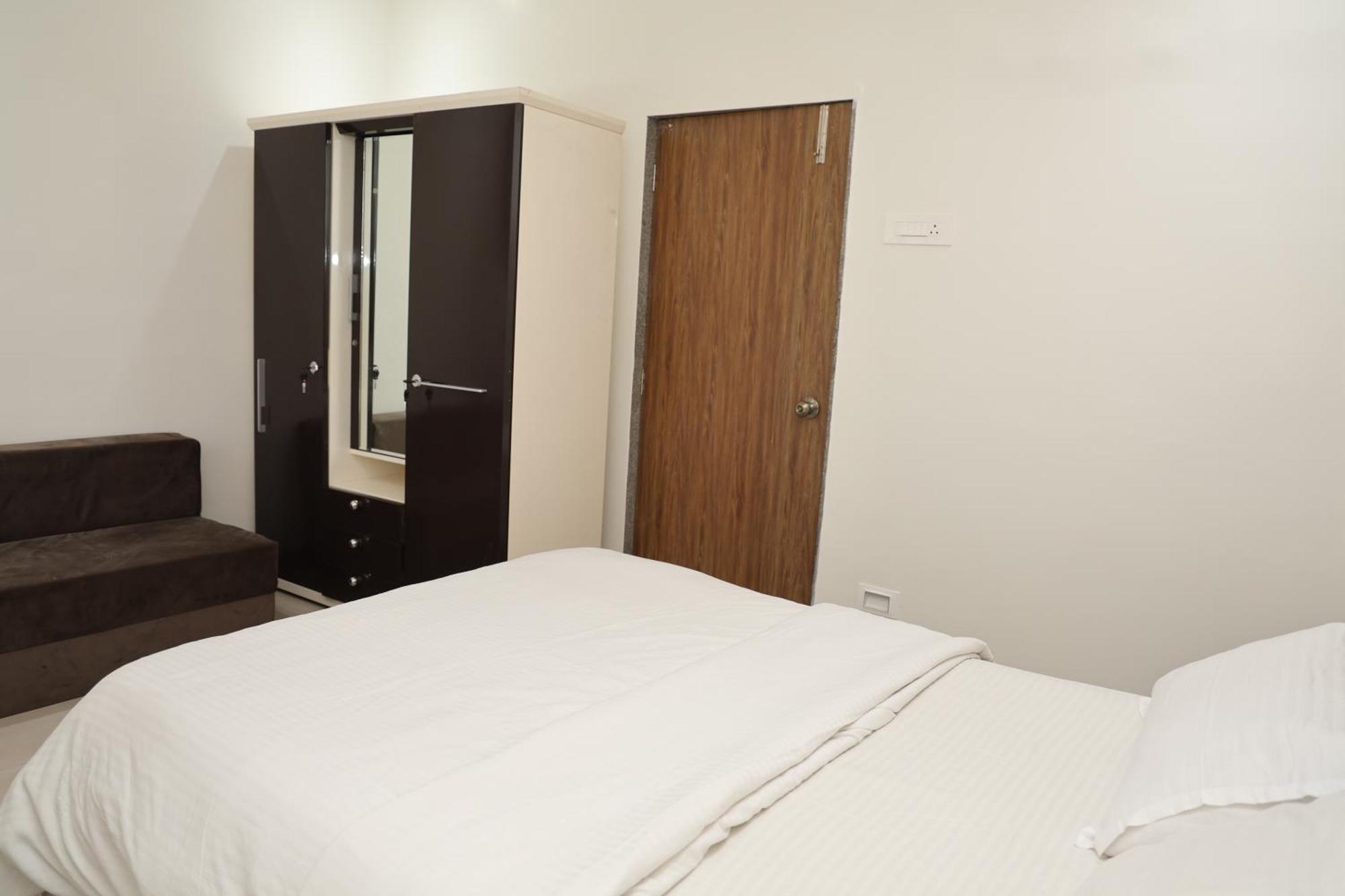 Belle-Vue Holiday Homes - 1Bhk Apartments 潘奇加尼 外观 照片