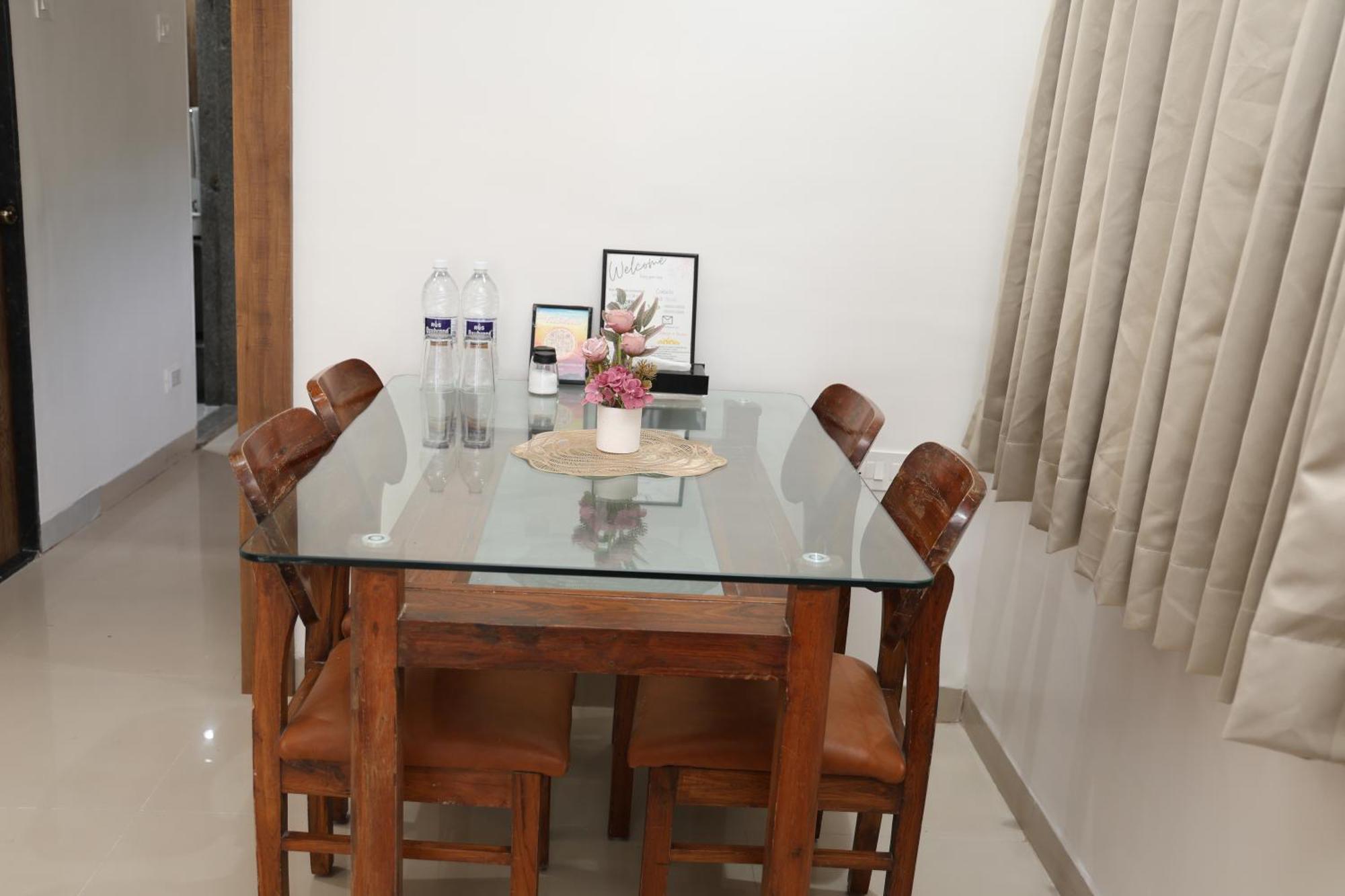 Belle-Vue Holiday Homes - 1Bhk Apartments 潘奇加尼 外观 照片