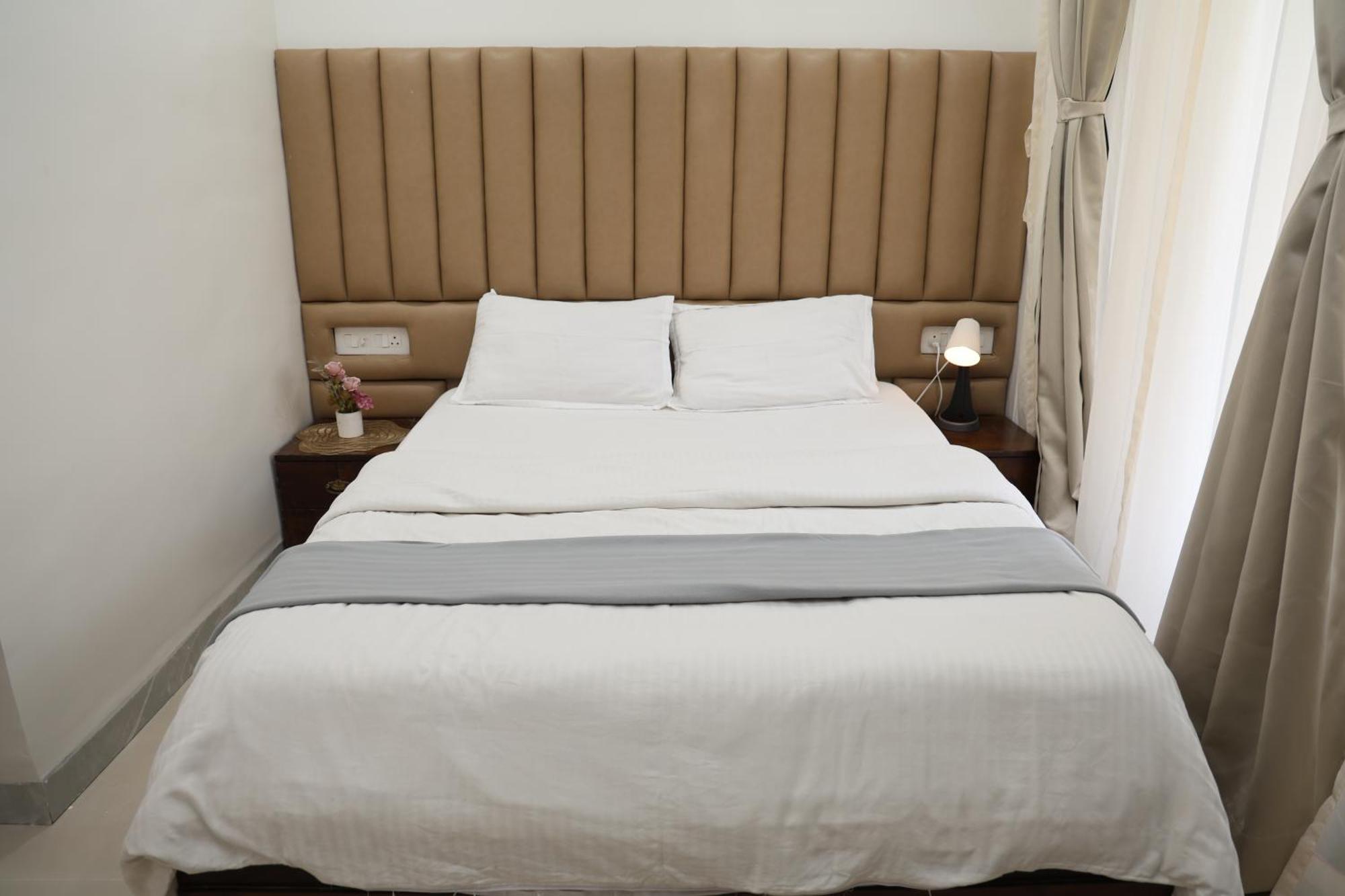 Belle-Vue Holiday Homes - 1Bhk Apartments 潘奇加尼 外观 照片